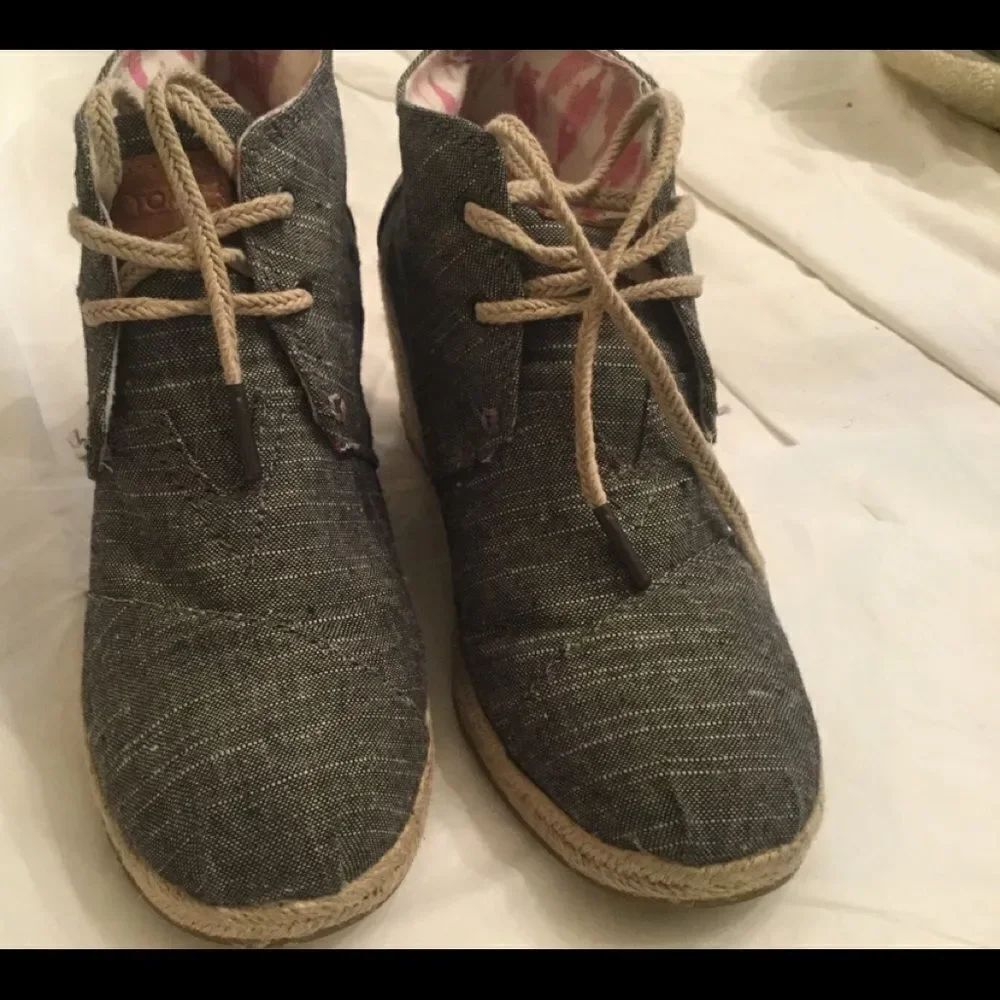 Toms Womens Ankle Bootie Chambray Denim Wedge